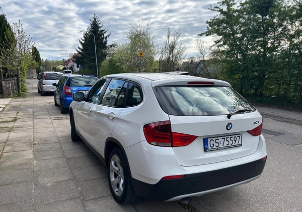 BMW X1 cena 39900 przebieg: 143000, rok produkcji 2011 z Słupsk małe 172